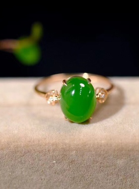 18k金镶嵌和田碧玉戒指重金打造气质老坑料玉质细腻油润妈妈礼物