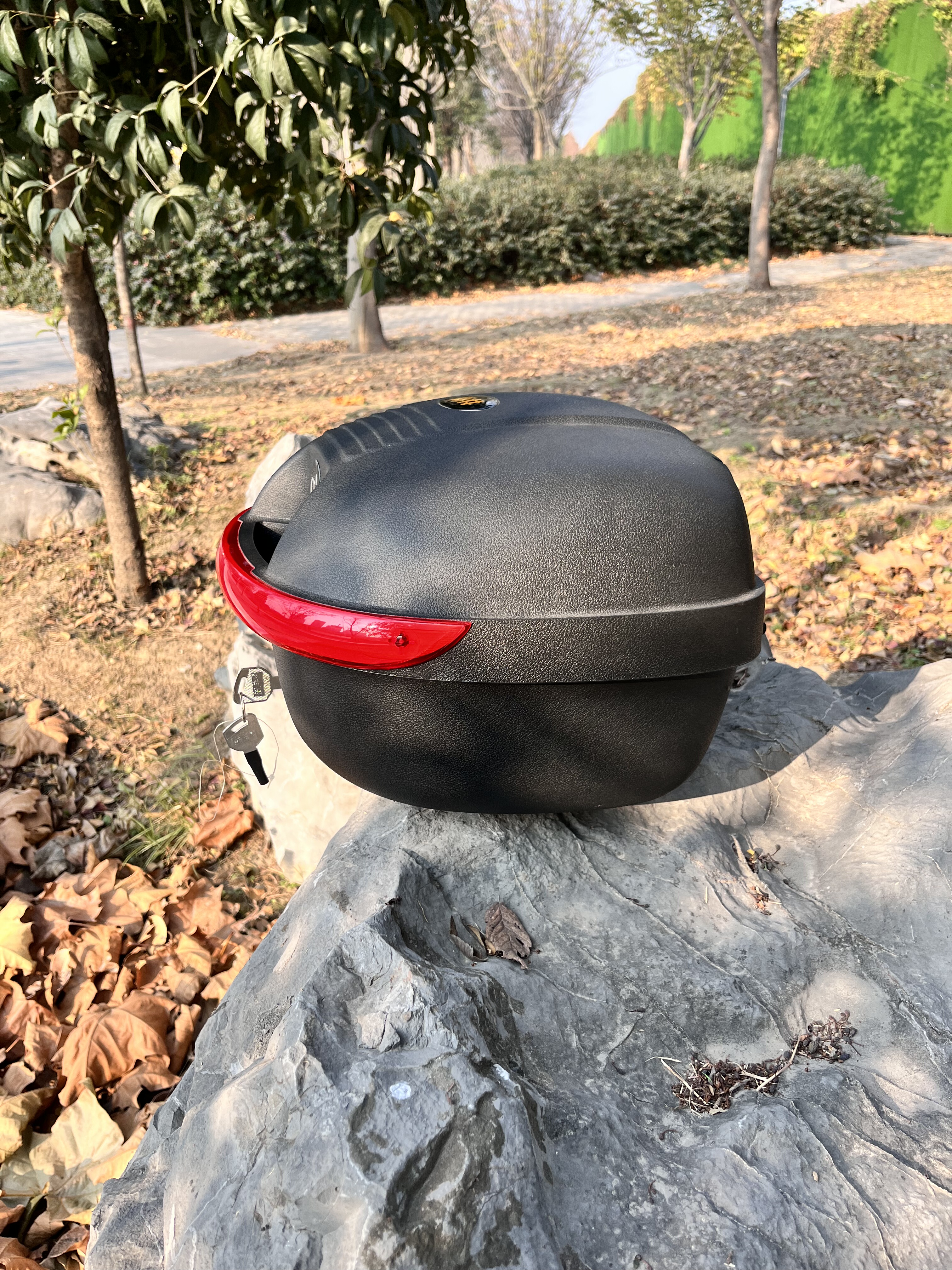 摩托车尾箱后备箱加厚踏板电动电瓶车通用快拆防抖储物工具箱小号