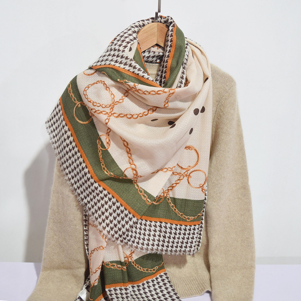 秋冬季新款钻石纹羊毛围巾女波点拼色柔软保暖围脖薄款百搭大披肩