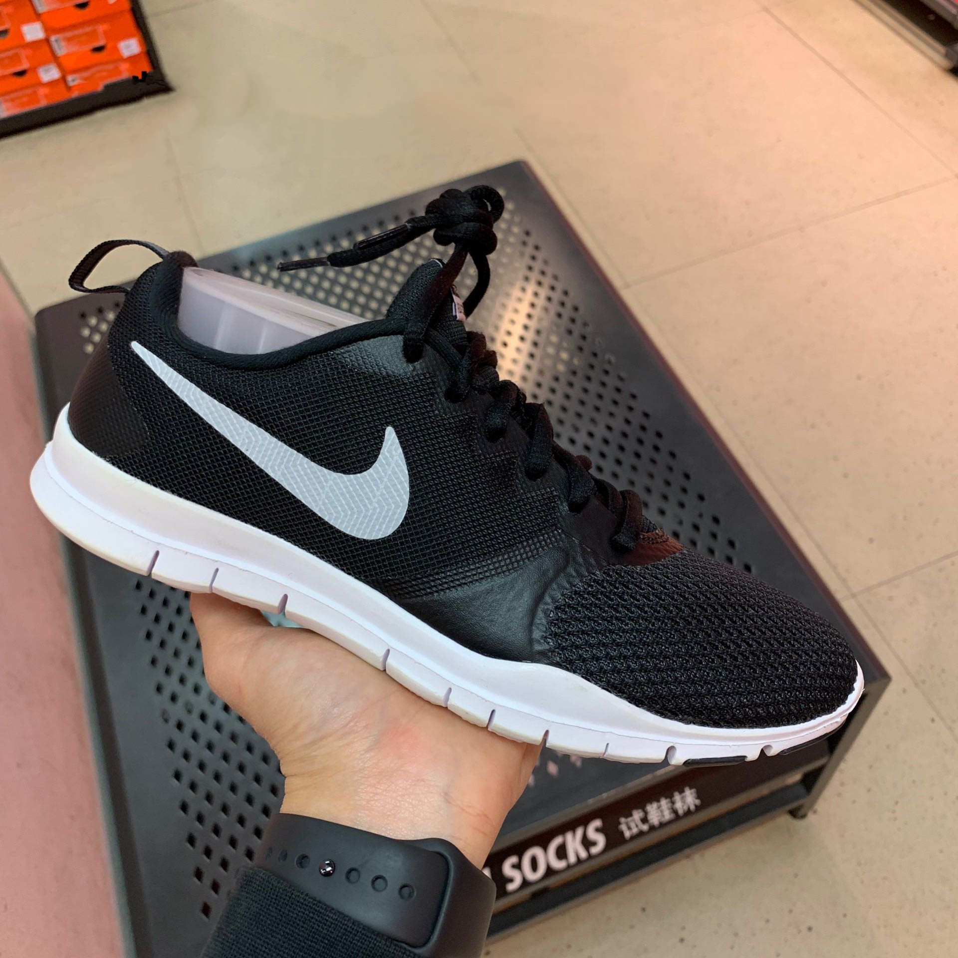 Nike Flex Essential TR 耐克女子健身訓練鞋 924344-602-001在類目 運動鞋new, 綜合訓練鞋/室內健身鞋中 - 來自Buy2taobao.com提供專業的淘寶代購服務