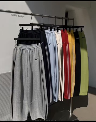 MAOMAO两条杠休闲弯刀裤女2026新款欧美风宽松显瘦抽绳运动裤2783