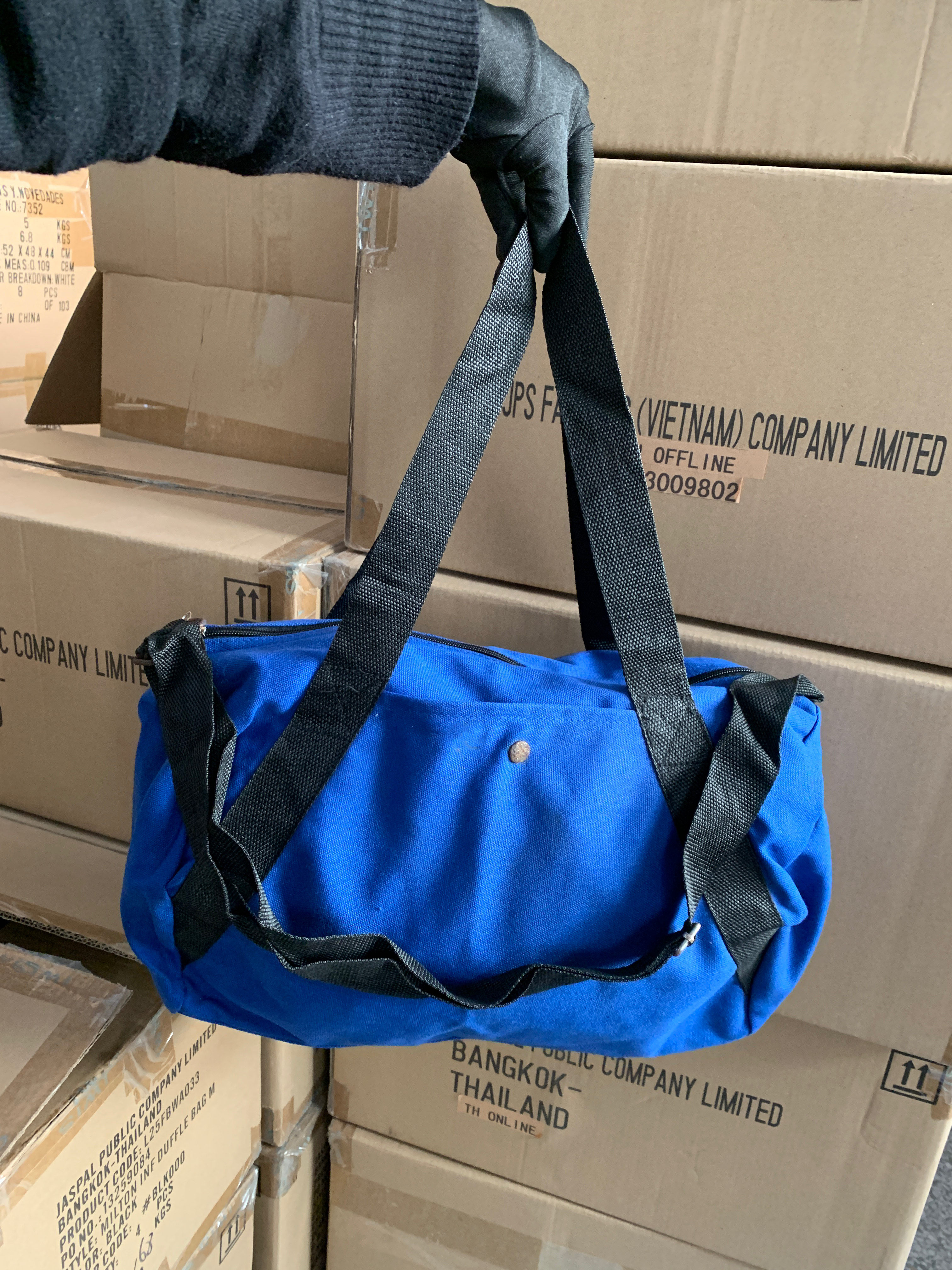 微瑕外贸尾货运动健身包大容量圆筒包男女同款轻便防水旅行斜跨包,箱包皮具/热销女包/男包,旅行袋,淘宝优惠券,粉丝福利购,淘宝优惠卷