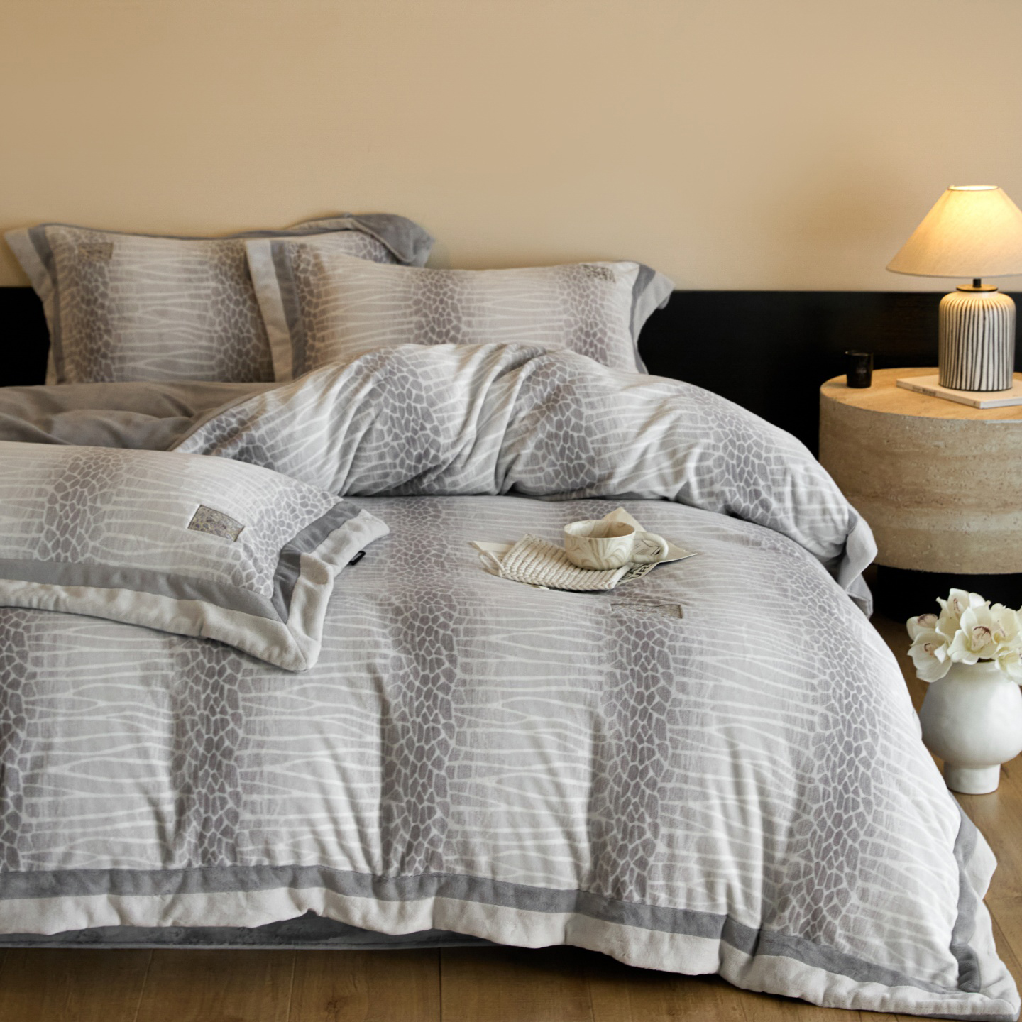 轻奢豹纹加厚牛奶绒四件套防静电