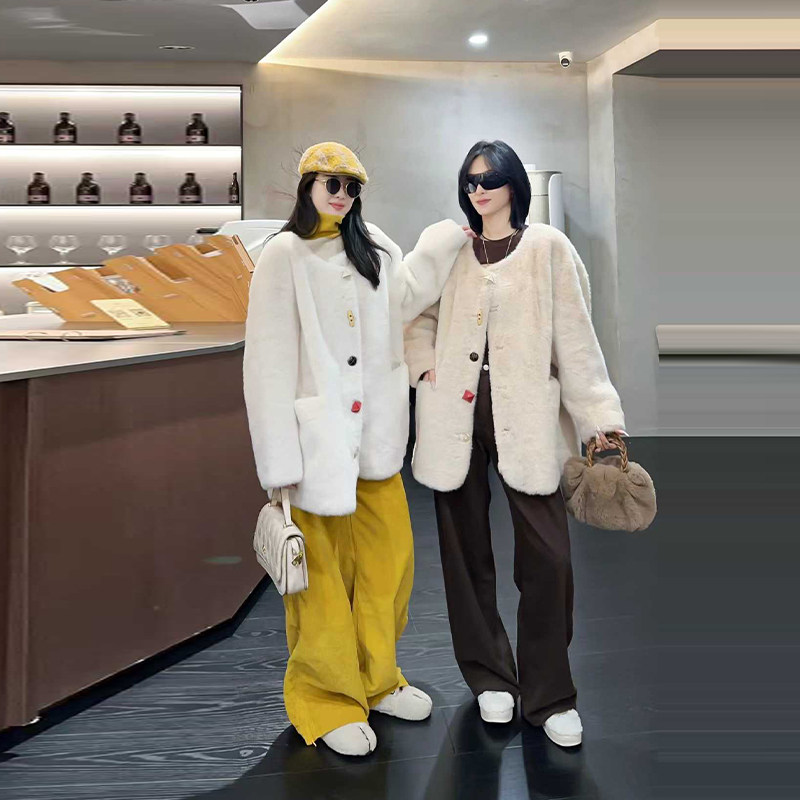 胖妹妹圆领长袖开衫彩色纽扣防貂毛外套加肥大码女装冬季洋气上衣,女装/女士精品,常规大码外套,淘宝优惠券,粉丝福利购,淘宝优惠卷