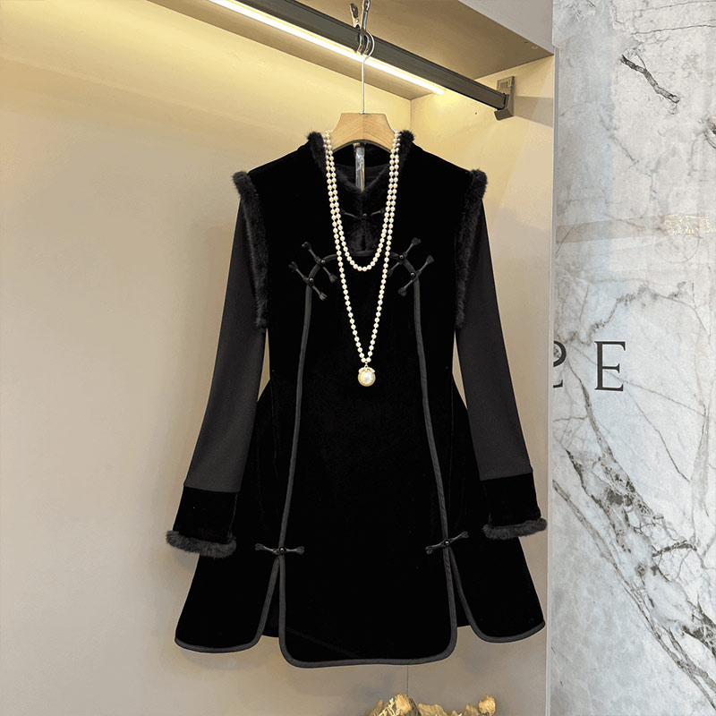 立领盘扣马甲裙毛毛袖口打底衫