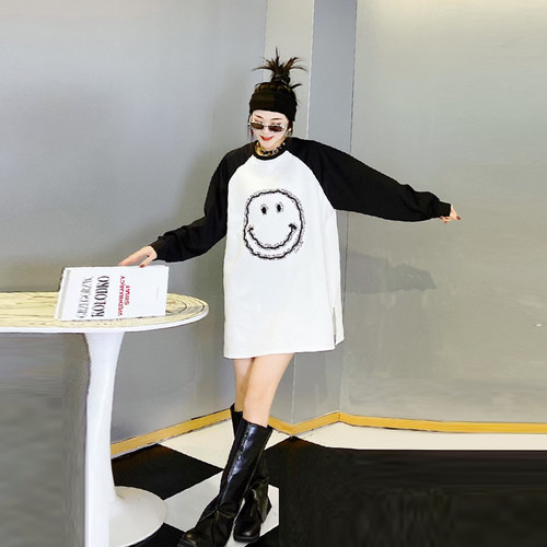 拼色长袖侧开叉笑脸T恤衫上衣