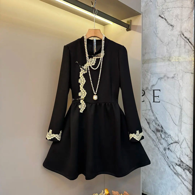 拼色蕾丝袖口盘扣旗袍裙