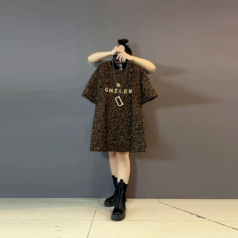 大码女装短袖豹纹字母上衣