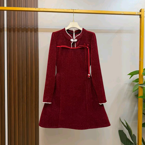 镂空立领流苏扣长袖连衣裙