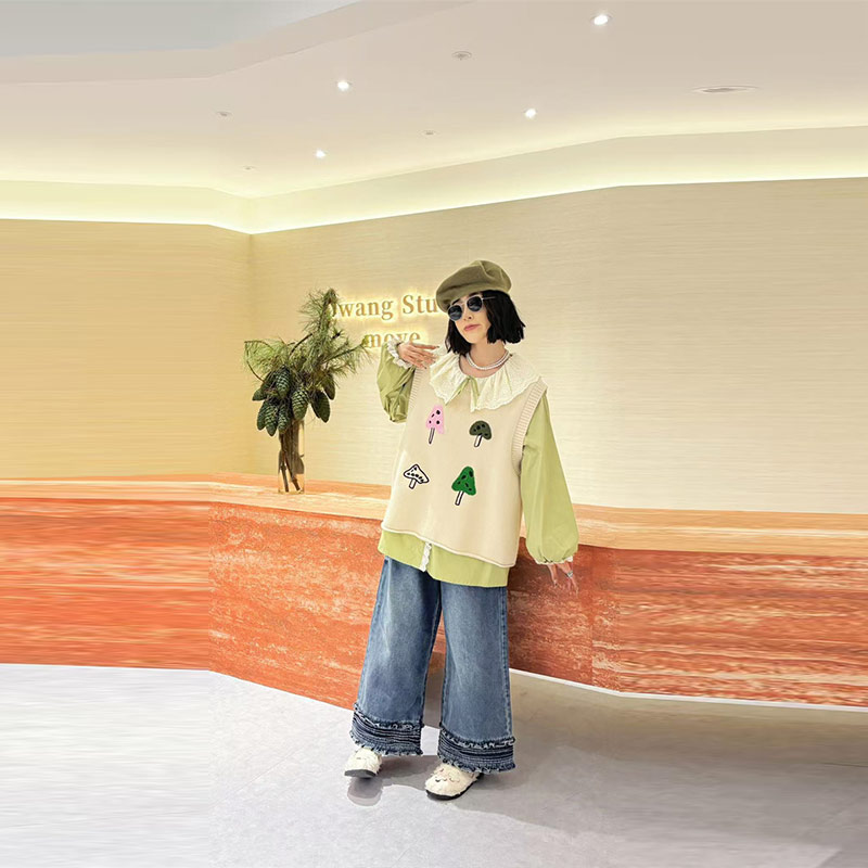 彩色图案针织马甲娃娃领长袖衬衫