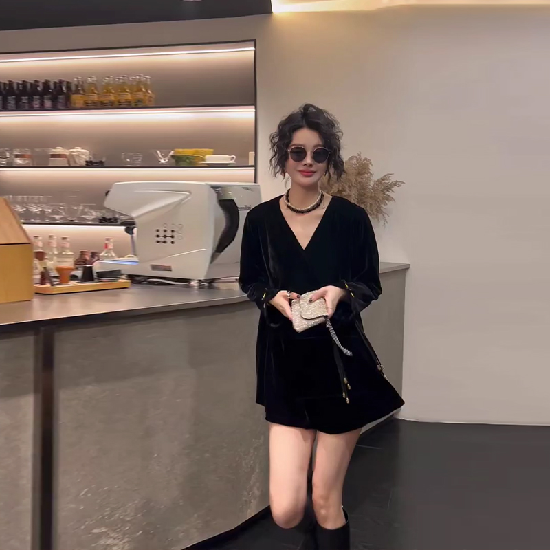 大码女装V领侧流苏扣长袖上衣