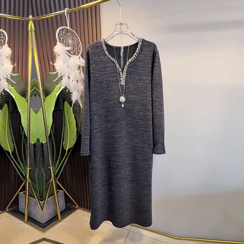 大码V领长袖坑条连衣裙