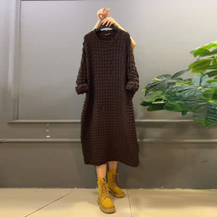 胖妹妹时尚纯色简约休闲裙宽松加肥大码女装显瘦泡泡格长款连衣裙