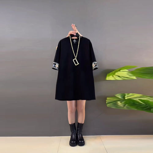 胖妹妹拼色花朵袖口圆领上衣