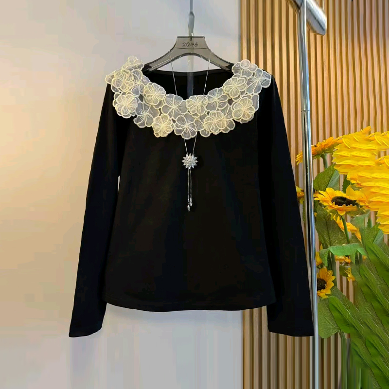 圆领拼色花朵边长袖上衣