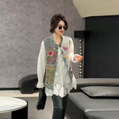 女装 彩色花朵国风马甲胖妹妹韩版 2026新款 大码 百搭拼蕾丝底摆小衫