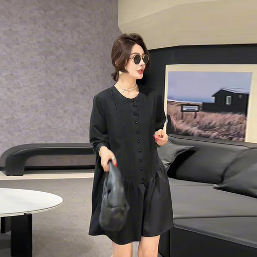 胖妹妹圆领前纽扣长袖上衣