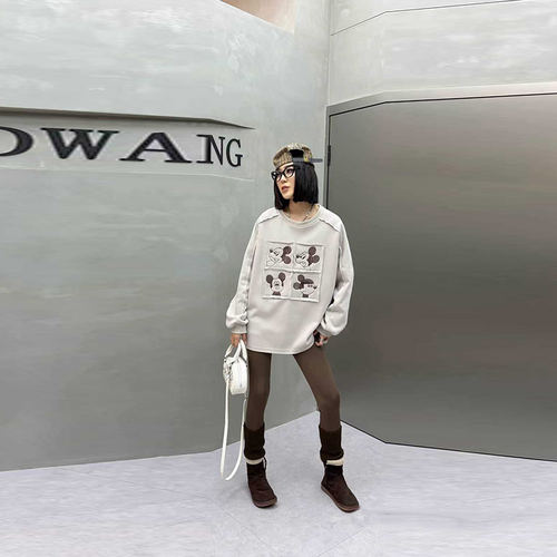 圆领卡通图案长袖加绒卫衣