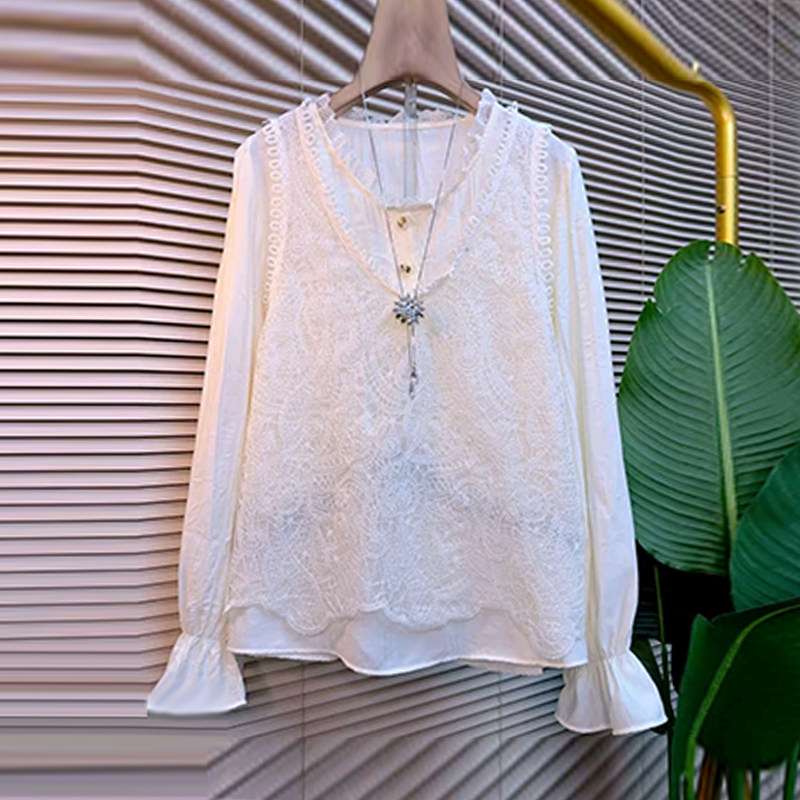 加肥V领蕾丝马甲微喇长袖小衫胖妹妹气质时尚白色减龄百搭两件套,女装/女士精品,大码套装,淘宝优惠券,粉丝福利购,淘宝优惠卷