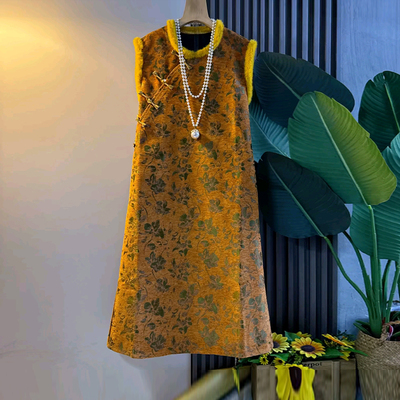 大码女装毛毛斜盘扣花朵马甲裙