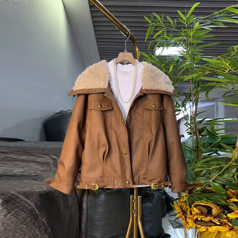 胖妹妹毛毛披肩领长袖皮外套