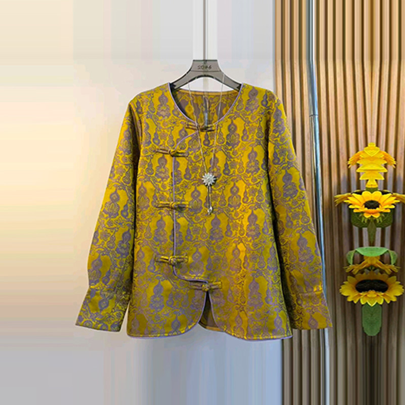 胖妹妹圆领斜盘扣花纹上衣