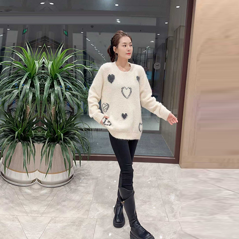 爱心图案钉珠长袖针织衫