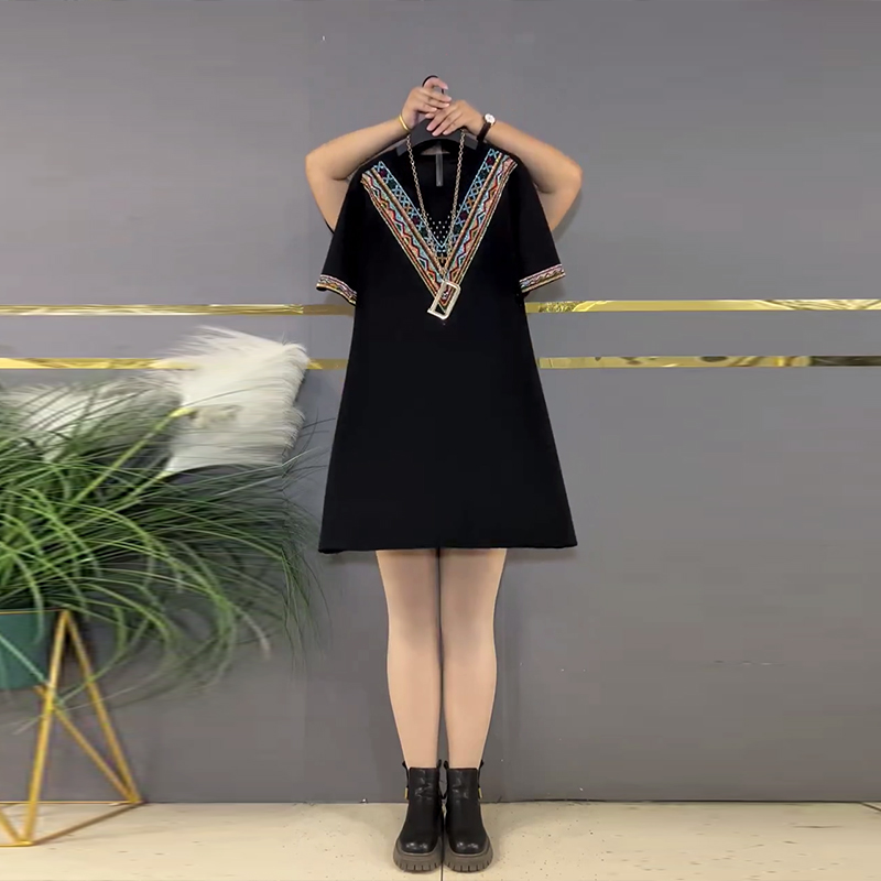 裙子圆领拼色V型花朵短袖连衣裙