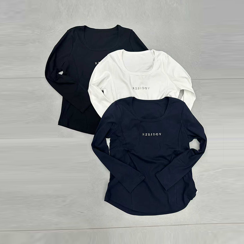 大码女装圆领长袖字母上衣