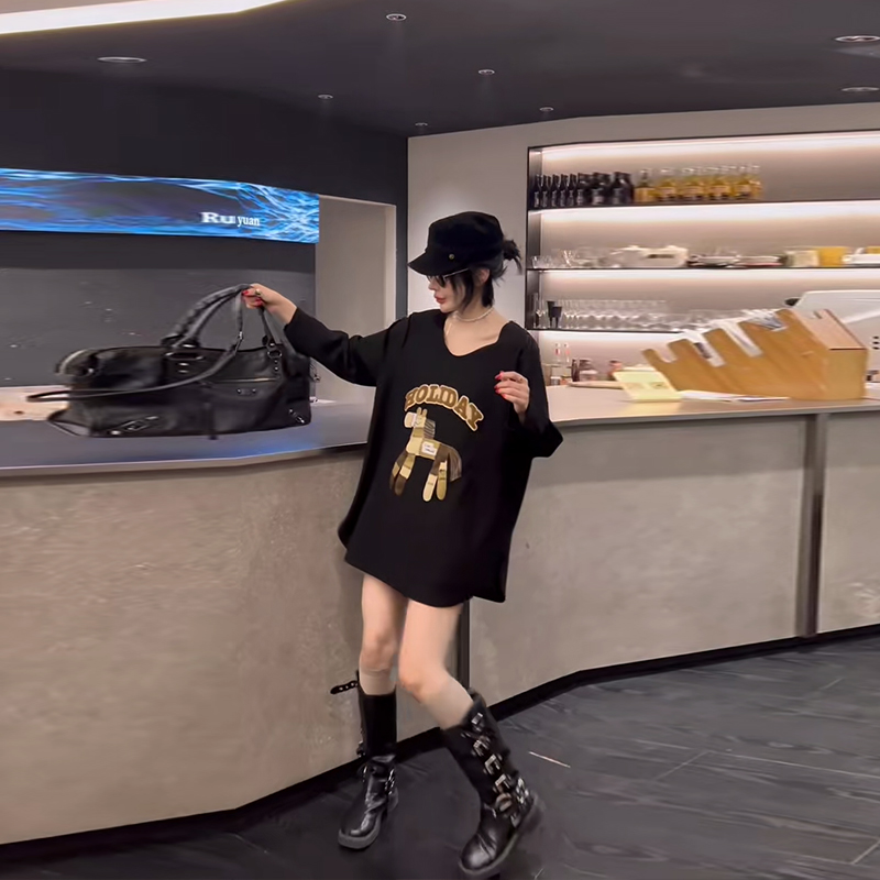 大码女装卡通图案字母上衣