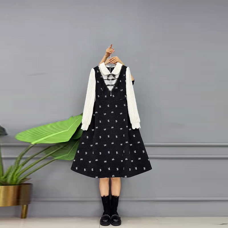 翻领长袖打底衫长款马甲裙套装