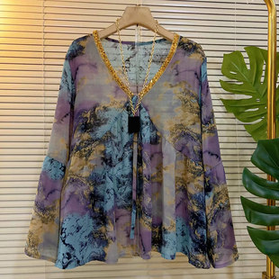 加肥V领亮片边长袖 大码 女装 气质轻熟风显瘦百搭洋气上衣 花纹小衫