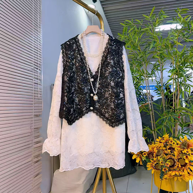 加肥V领纽扣马甲微喇袖口蕾丝打底衫大码女装韩版秋冬休闲两件套