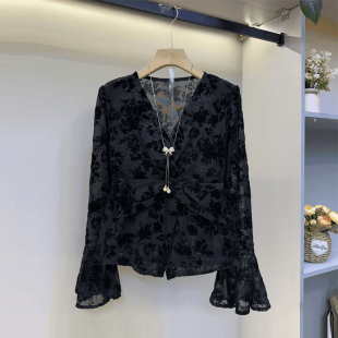 胖妹妹法式 加大码 口暗花小衫 微喇袖 小众设计气质显瘦洋气上衣 女装