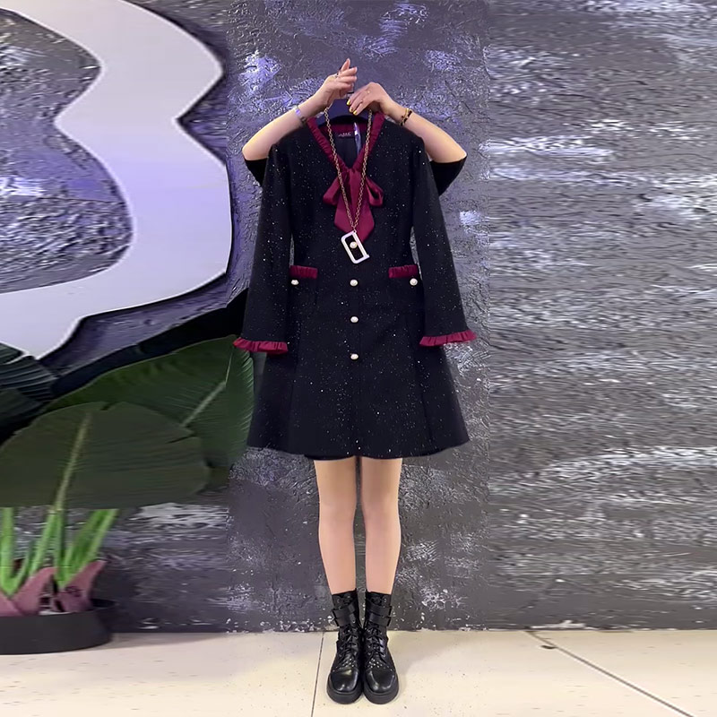 加肥拼色系带领长袖连衣裙