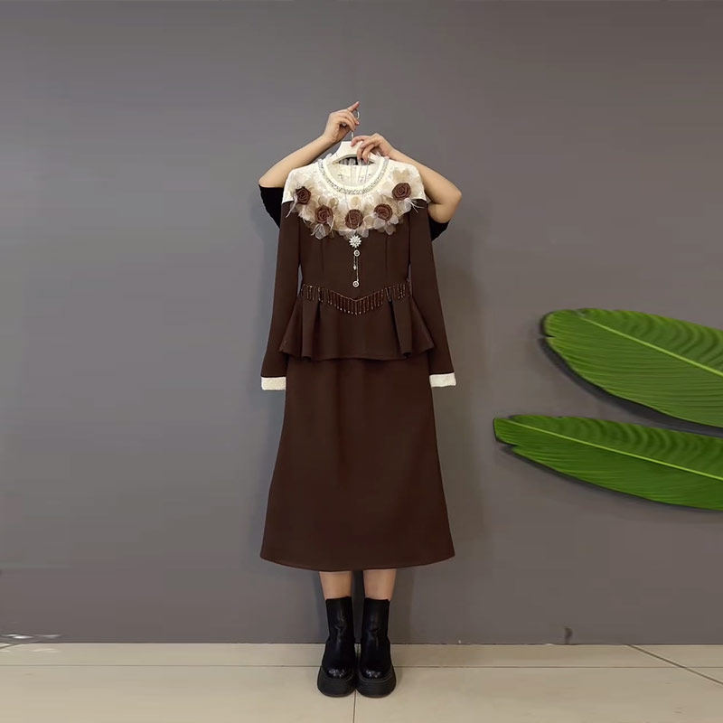 胖MM拼色花朵领长袖上衣半身裙加肥大码女装中长款显瘦气质两件套,女装/女士精品,大码套装,淘宝优惠券,粉丝福利购,淘宝优惠卷