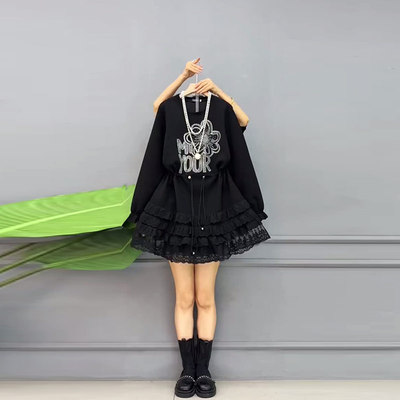 蕾丝底摆亮钻花长袖卫衣裙