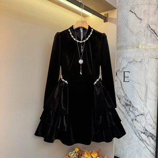 加肥亮钻领长袖收腰连衣裙大码女装中长款显瘦赫本风巨显瘦小黑裙