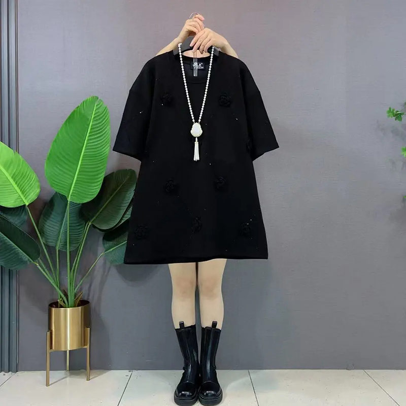 圆领短袖立体花朵上衣