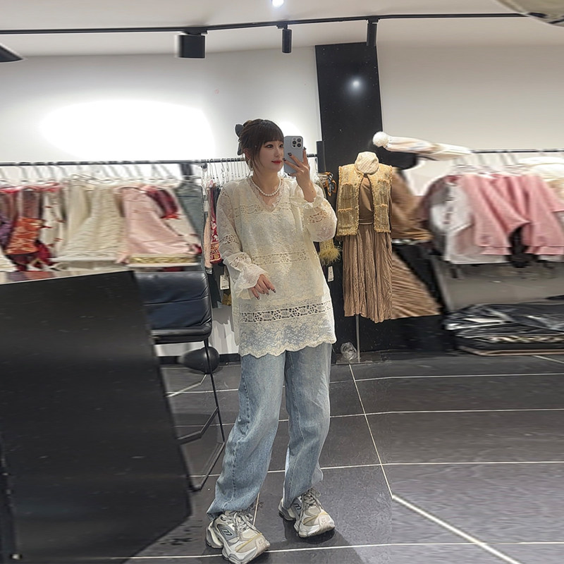 加肥法式气质大码女装高级感洋气减龄胖妹妹微喇袖口V领蕾丝上衣,女装/女士精品,大码内搭,淘宝优惠券,粉丝福利购,淘宝优惠卷