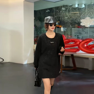 大码女装圆领满身亮钻长袖上衣宽松遮肚子胖妹妹气质显瘦减龄小衫