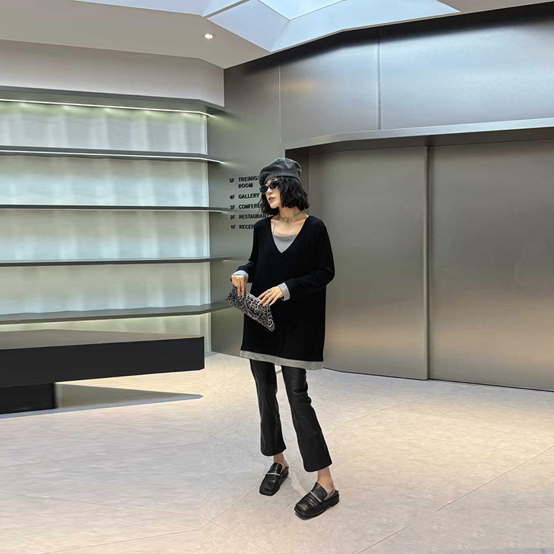 V领拼色边长袖假两件上衣