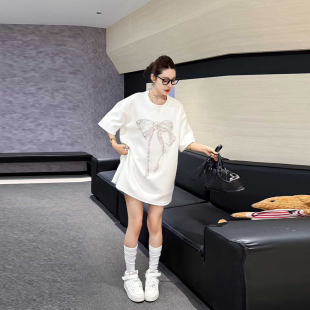 胖妹妹休闲T恤衫 加肥钉珠亮钻蝴蝶结圆领短袖 上衣宽松遮肚子韩版