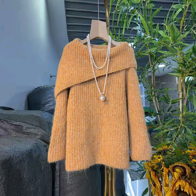斜披肩领长袖针织毛衣