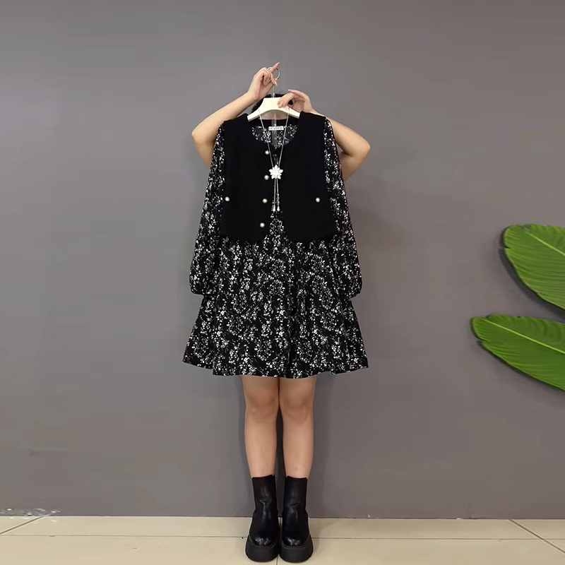 圆领马甲(两件套)长袖碎花裙