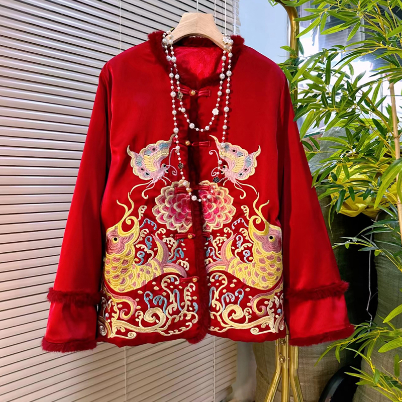 大码圆领盘扣刺绣图案外套