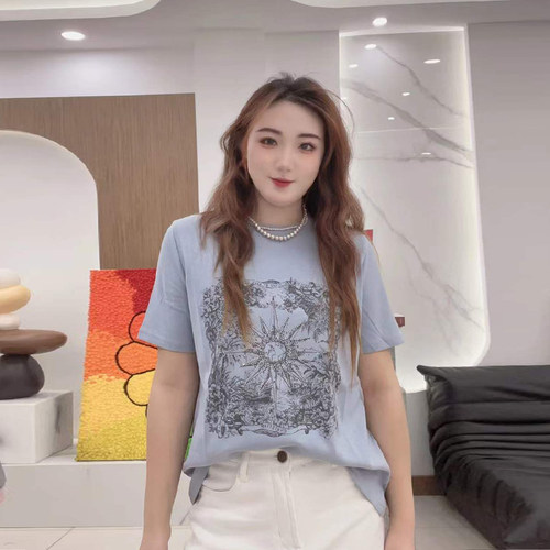 胖妹妹拼色花图案短袖上衣