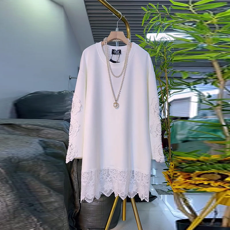 蕾丝底摆长袖圆领大衫