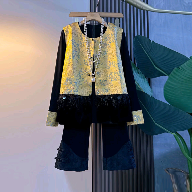 加肥女流苏底摆花朵马甲长袖打底衫两件套胖妹妹黑色盘扣裤脚裤子