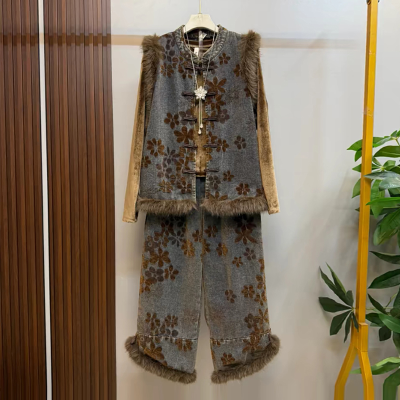 长袖打底衫盘扣马甲阔腿长裤套装